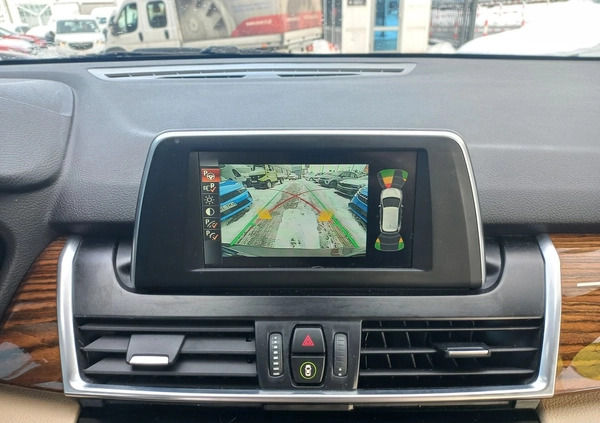 BMW Seria 2 cena 56700 przebieg: 92452, rok produkcji 2015 z Nowe Miasteczko małe 352